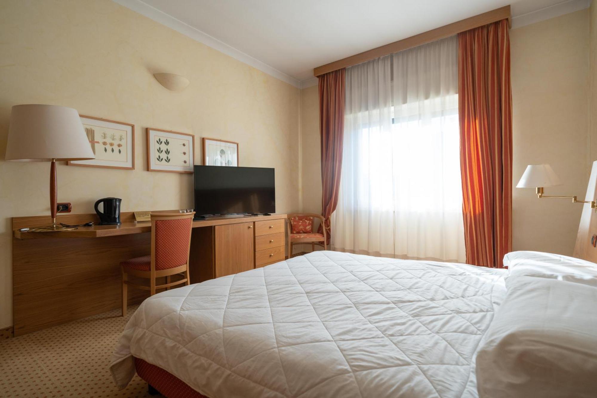 Hotel San Pancrazio Trescore Balneario Esterno foto