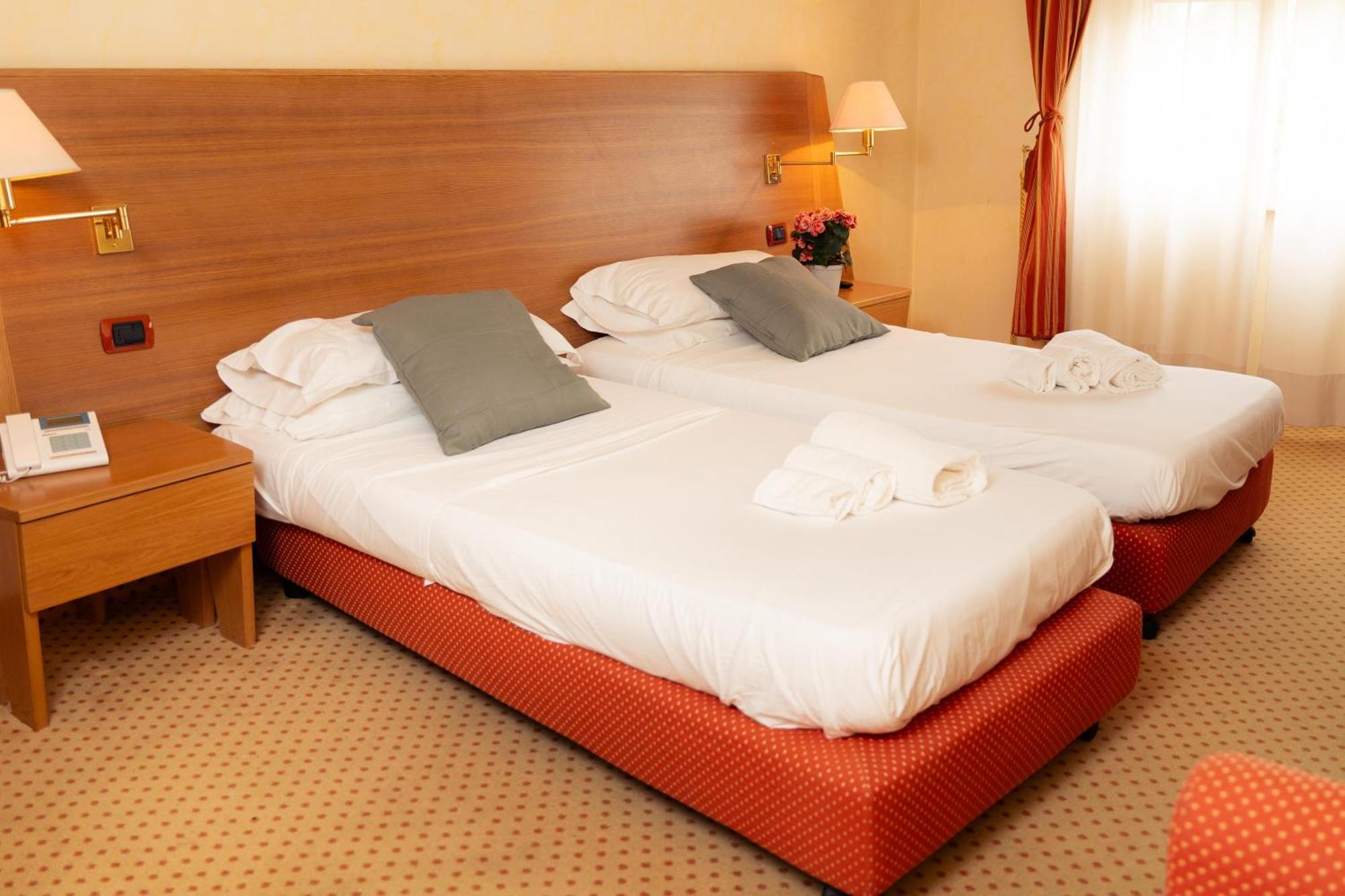 Hotel San Pancrazio Trescore Balneario Esterno foto